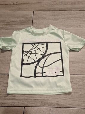 🦔New Balance Mint Green Short Sleeve Basketball Graphic Tee🍋‍🟩